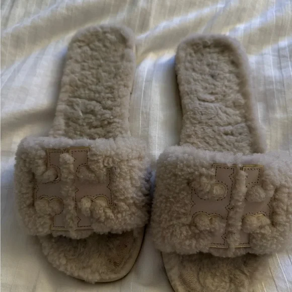 Tory Burch Beige Fuzzy Sandals - Picture 1 of 2